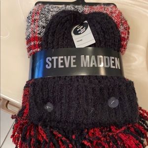 Steve Madden Beanie Hat and Blanket Set